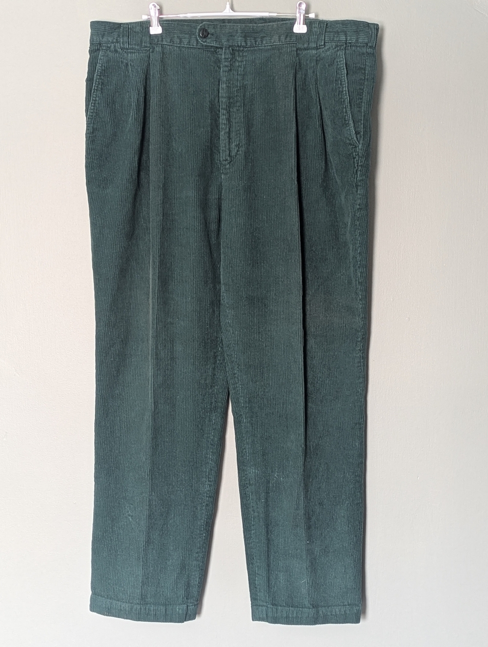 Ash Creek Trading Vintage Men's Green Corduroy Pleated Pants Dark Academia‎